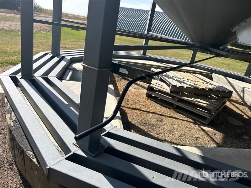 Westeel Rosco +/- 6000 bu 8 Ring Grain Bin Saagi töötlemise ja ladustamise seadmed - Muud