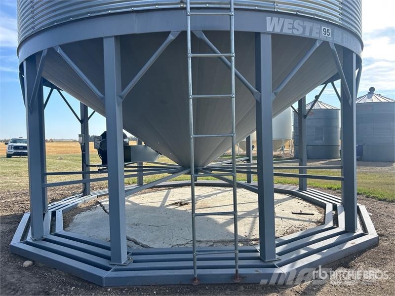 Westeel Rosco +/- 6000 bu 8 Ring Grain Bin Saagi töötlemise ja ladustamise seadmed - Muud