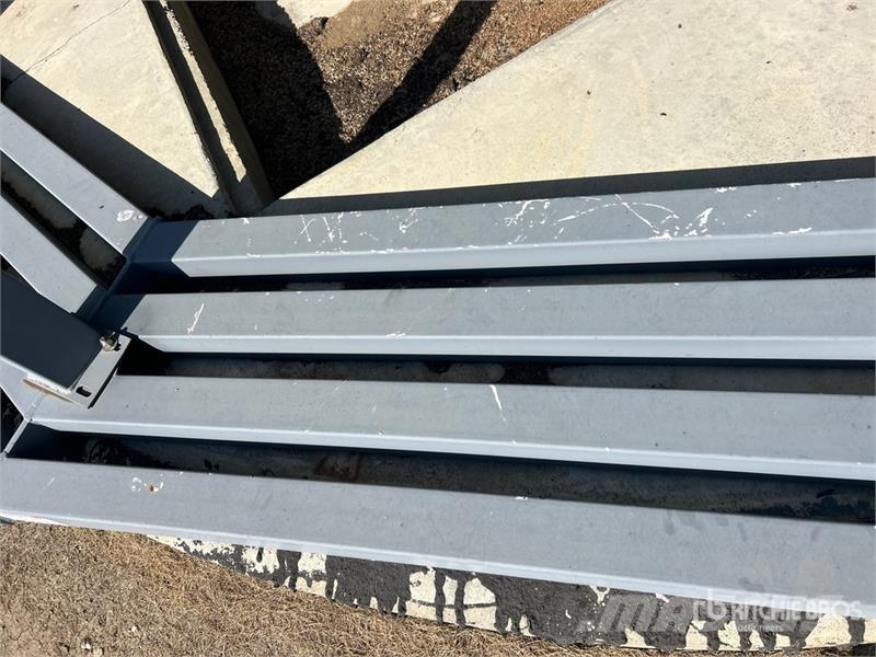 Westeel Rosco +/- 6000 bu 8 Ring Grain Bin Saagi töötlemise ja ladustamise seadmed - Muud