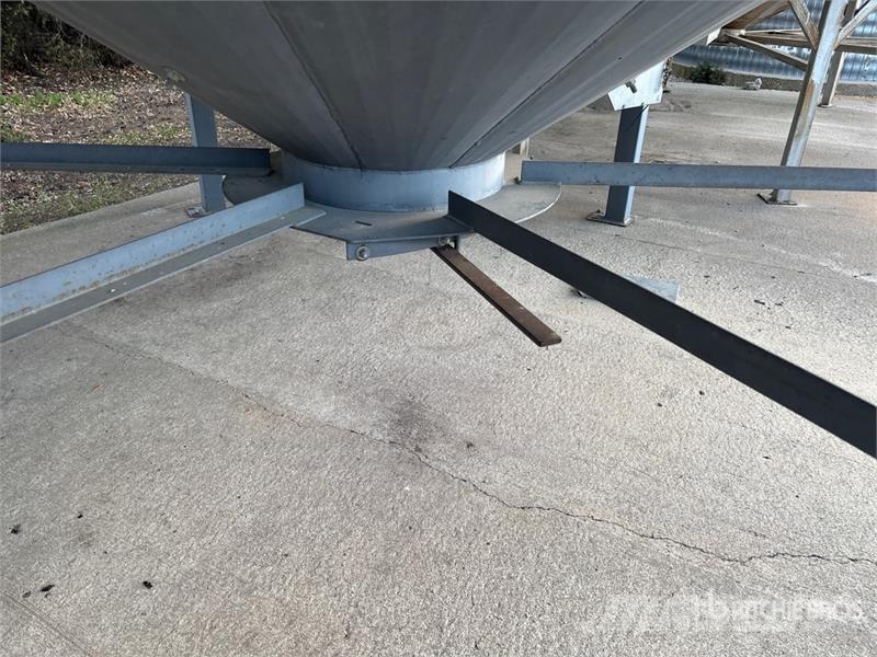  Westeel Roscoe +/- 2100 bu 6 Ring Hopper Grain Bin وحدات / آلات معالجة المحاصيل وتخزينها - أخرى