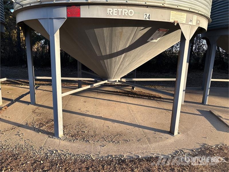  Westeel Roscoe +/- 2100 bu 6 Ring Hopper Grain Bin وحدات / آلات معالجة المحاصيل وتخزينها - أخرى