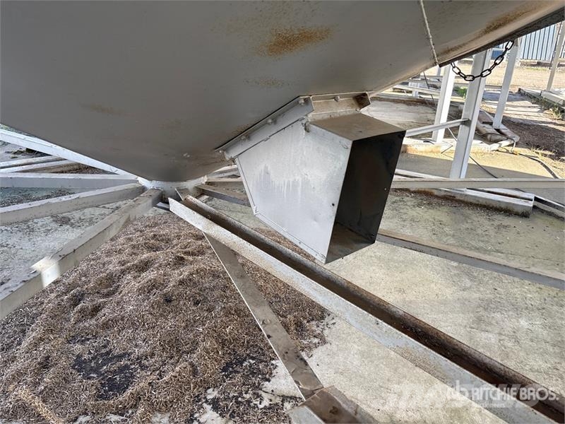  Westeel Roscoe +/- 3700 bu 5 Ring Hopper Grain Bin وحدات / آلات معالجة المحاصيل وتخزينها - أخرى