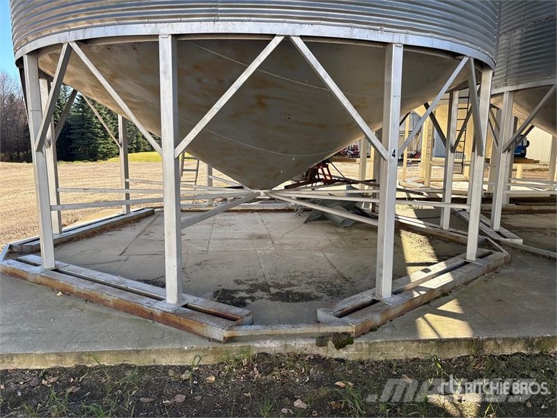  Westeel Roscoe +/- 3700 bu 5 Ring Hopper Grain Bin وحدات / آلات معالجة المحاصيل وتخزينها - أخرى