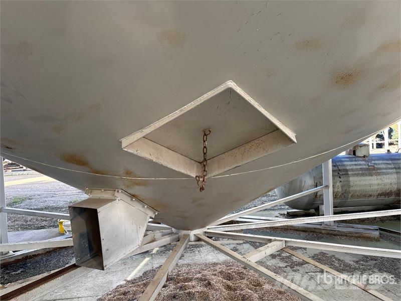  Westeel Roscoe +/- 3700 bu 5 Ring Hopper Grain Bin وحدات / آلات معالجة المحاصيل وتخزينها - أخرى