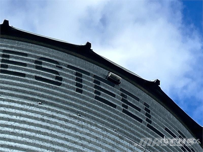  Westeel-Rostco +/- 2550 bu 8 Ring Grain Bin Unidades/máquinas de processamento e armazenamento de culturas - Outros