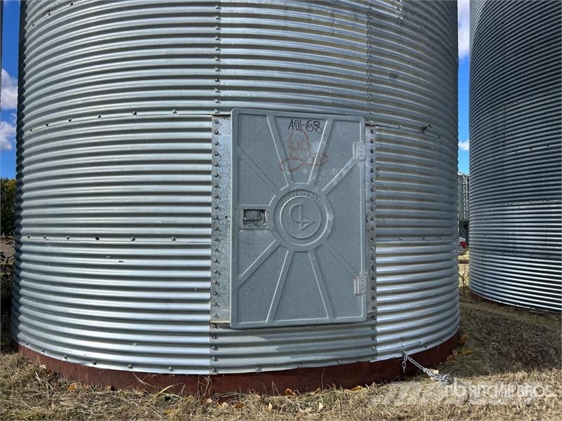  Westeel-Rostco +/- 2550 bu 8 Ring Grain Bin Unidades/máquinas de processamento e armazenamento de culturas - Outros