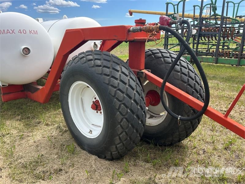 Western 2000 gal NH3 Tank Farm machinery