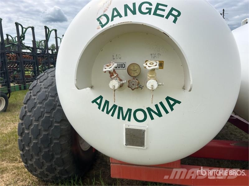 Western 2000 gal NH3 Tank Farm machinery