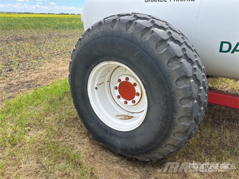Western 2000 gal NH3 Tank Farm machinery