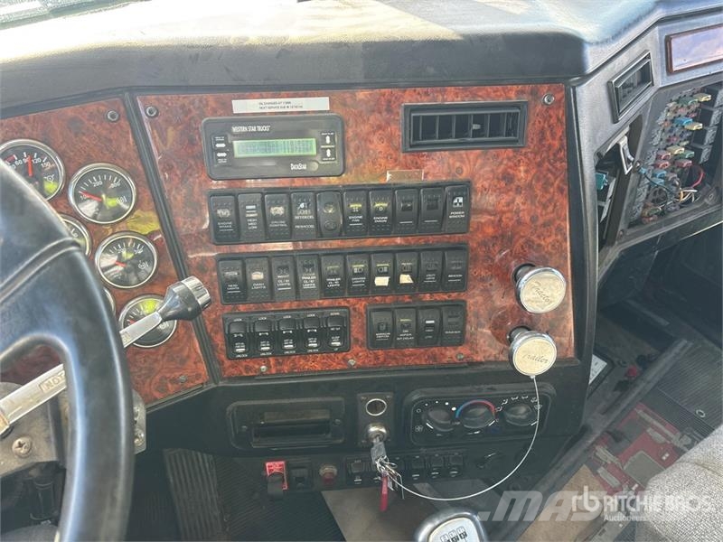 Western Star 1800 40 ton Straight Boom on Western Star 4900SA 1 شاحنات الرافعات