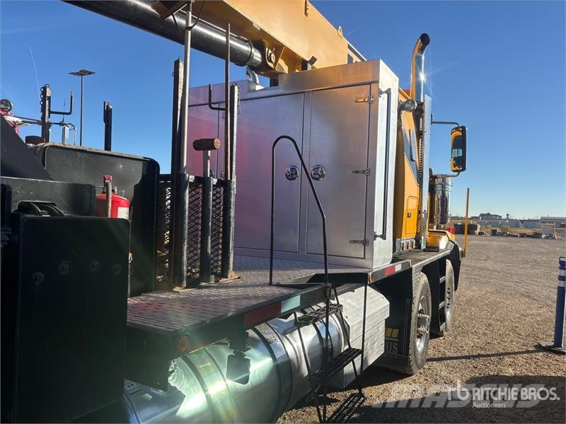Western Star 3577S 35 ton Straight Boom on Western Star 4900 8x Lastbil med kran