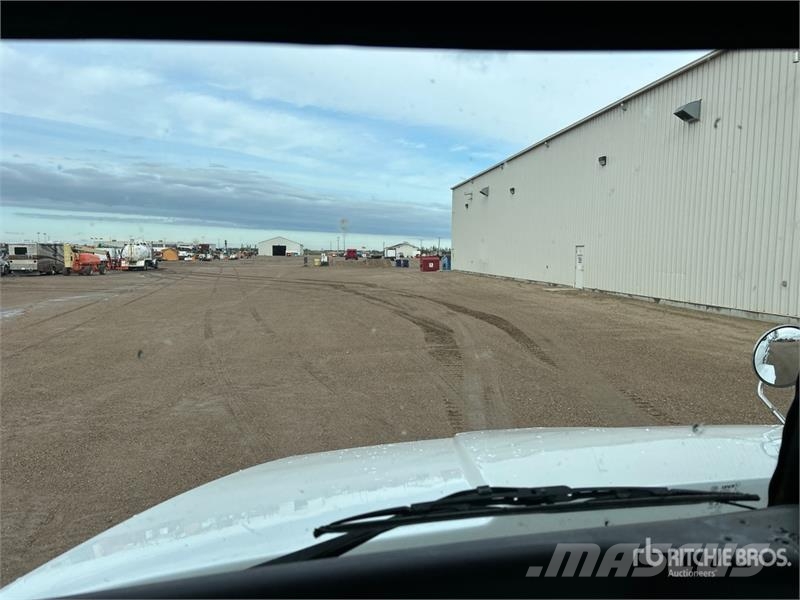 Western Star 4700 SF 6x4 T/A Day Cab Truck Tractor Седельные тягачи