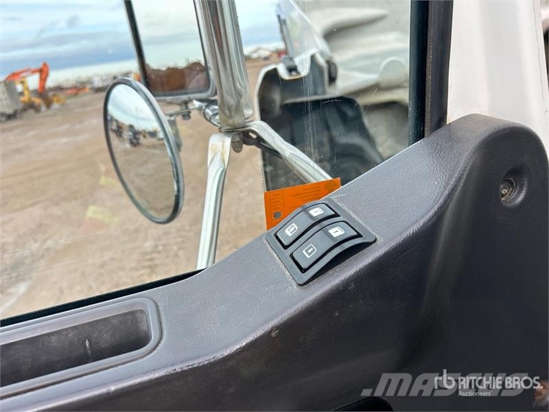 Western Star 4700 SF 6x4 T/A Day Cab Truck Tractor Седельные тягачи