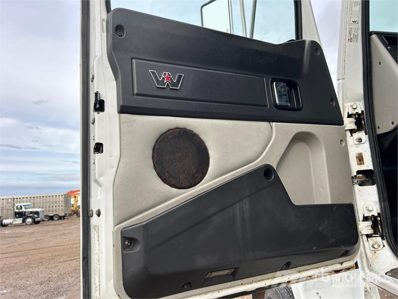Western Star 4700 SF 6x4 T/A Day Cab Truck Tractor Седельные тягачи