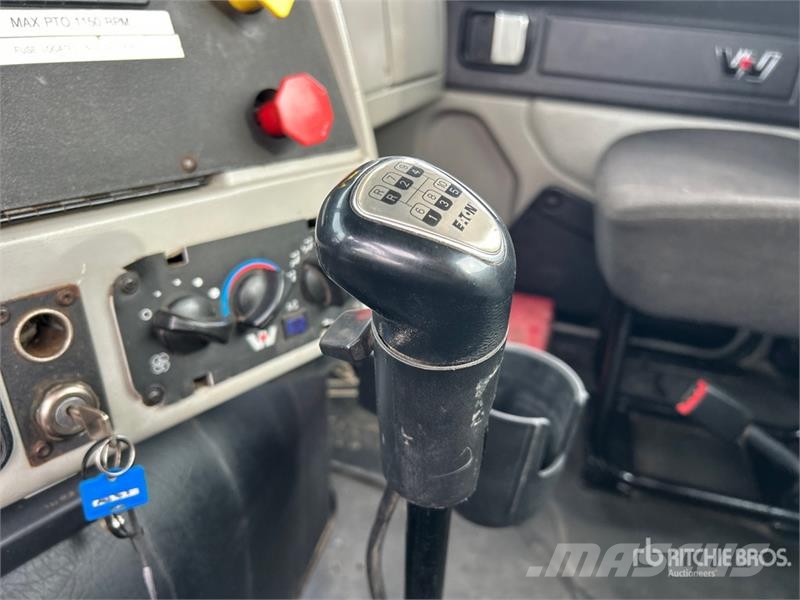 Western Star 4700 SF 6x4 T/A Day Cab Truck Tractor Седельные тягачи