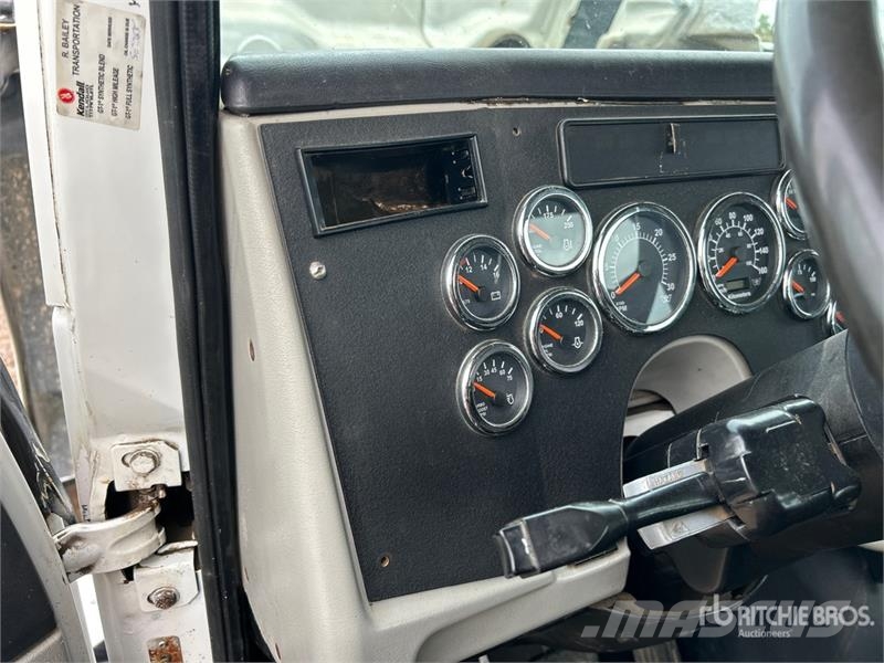 Western Star 4700 SF 6x4 T/A Day Cab Truck Tractor Седельные тягачи