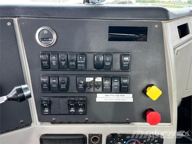 Western Star 4700 SF 6x4 T/A Day Cab Truck Tractor Седельные тягачи