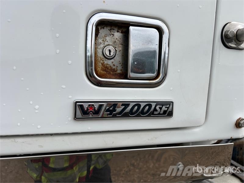 Western Star 4700 SF 6x4 T/A Day Cab Truck Tractor Седельные тягачи