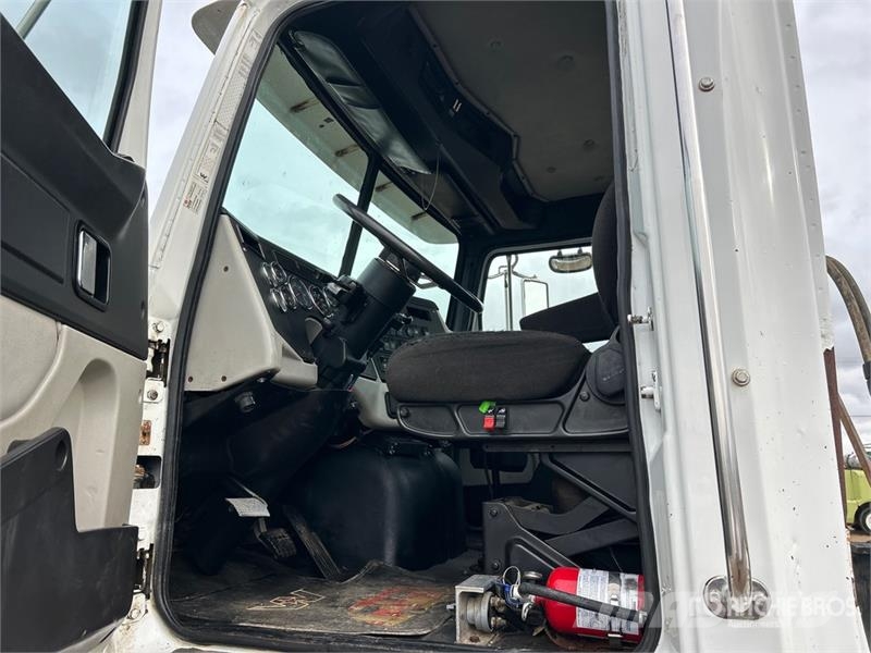 Western Star 4700 SF 6x4 T/A Day Cab Truck Tractor Седельные тягачи