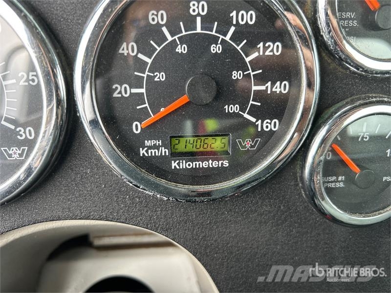 Western Star 4700 SF 6x4 T/A Day Cab Truck Tractor Седельные тягачи