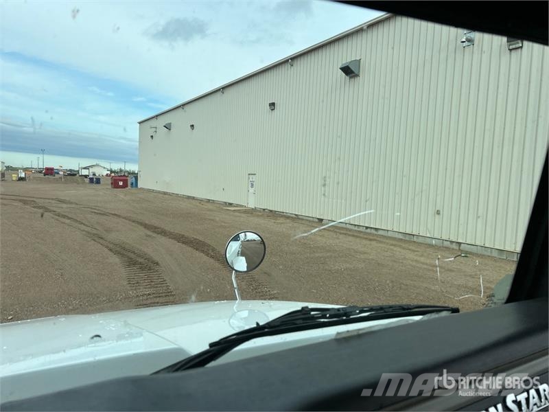 Western Star 4700 SF 6x4 T/A Day Cab Truck Tractor Седельные тягачи