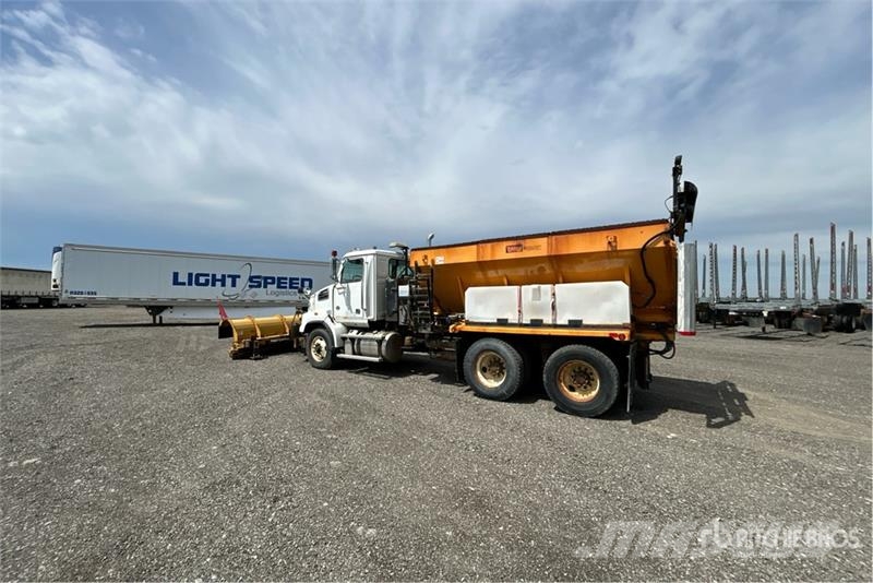 Western Star 4700SB 6x4 Snow Plow Truck مركبات الأغراض العامة