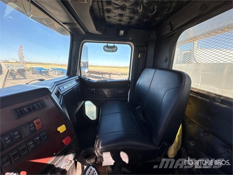 Western Star 4700SB 6x4 T/A Dump Truck Kipper