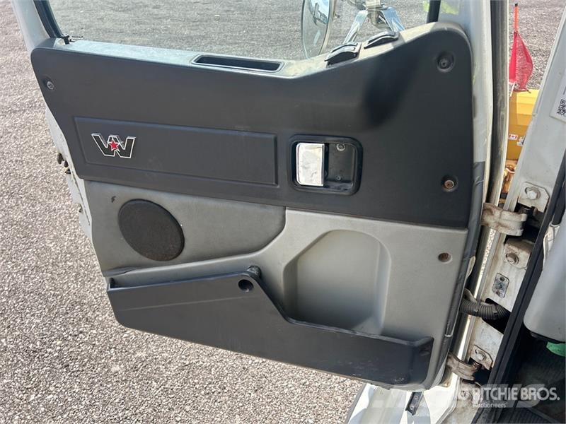 Western Star 4700SB 6x4 Snow Plow Truck مركبات الأغراض العامة
