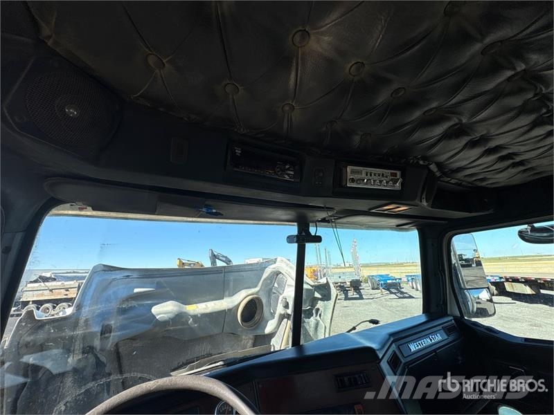Western Star 4700SB 6x4 T/A Dump Truck Kipper