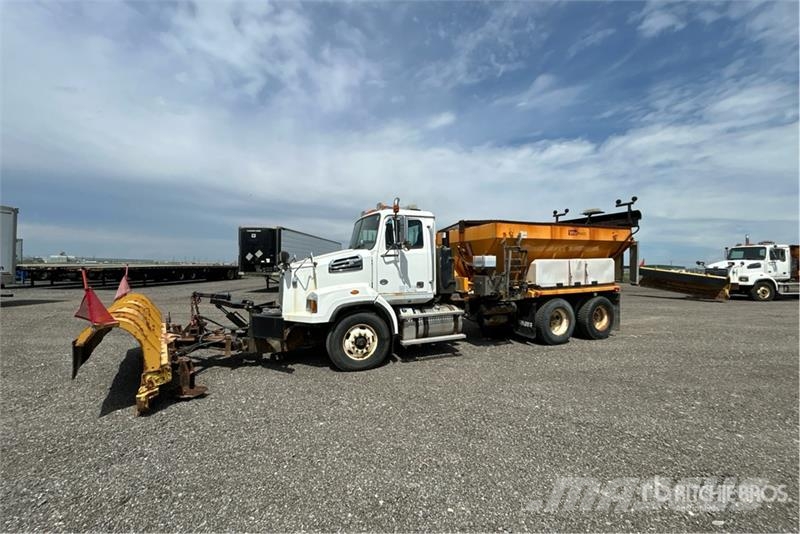 Western Star 4700SB 6x4 Snow Plow Truck مركبات الأغراض العامة