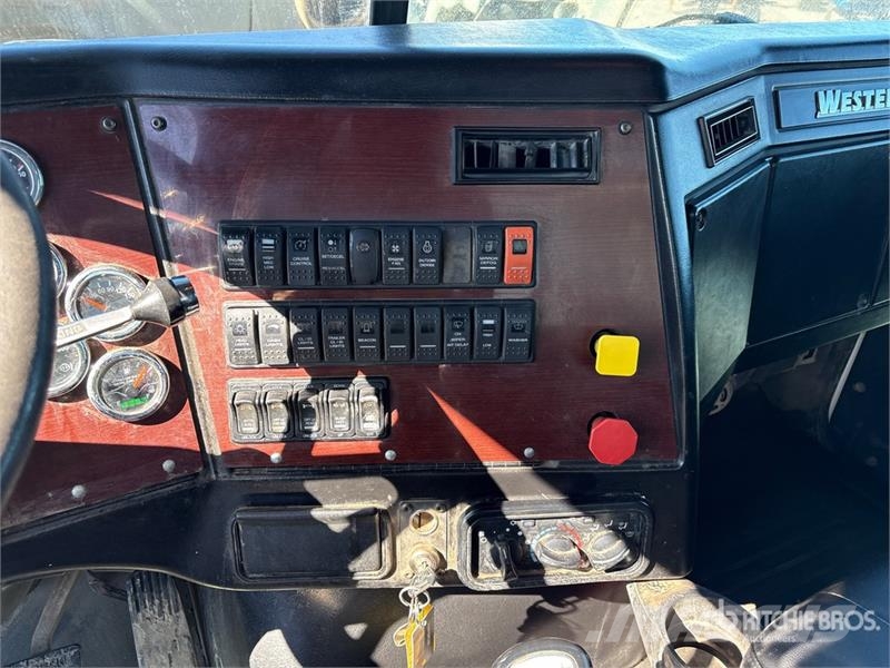 Western Star 4700SB 6x4 T/A Dump Truck Kipper