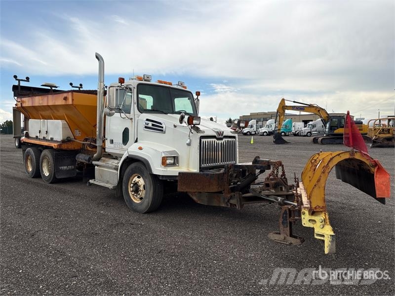 Western Star 4700SB 6x4 Snow Plow Truck مركبات الأغراض العامة