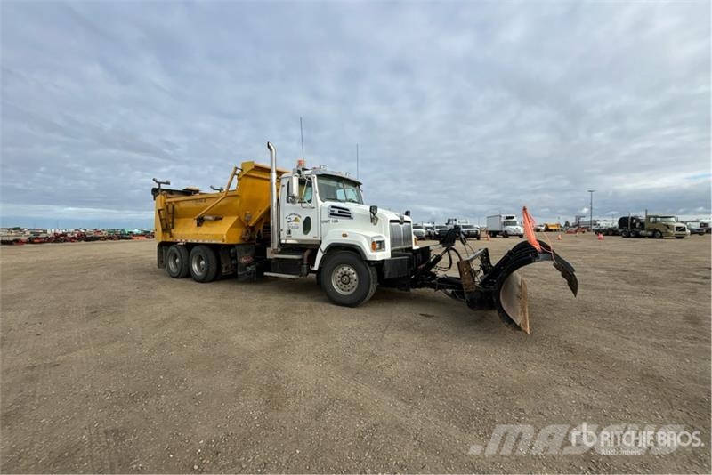 Western Star 4700SF 6x4 Snow Plow Truck Veicoli municipali