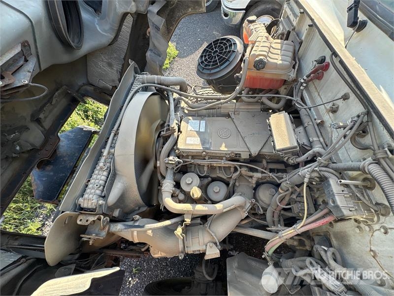 Western Star 4700SF 6x4 Spreader Truck (Inoperable) مركبات الأغراض العامة