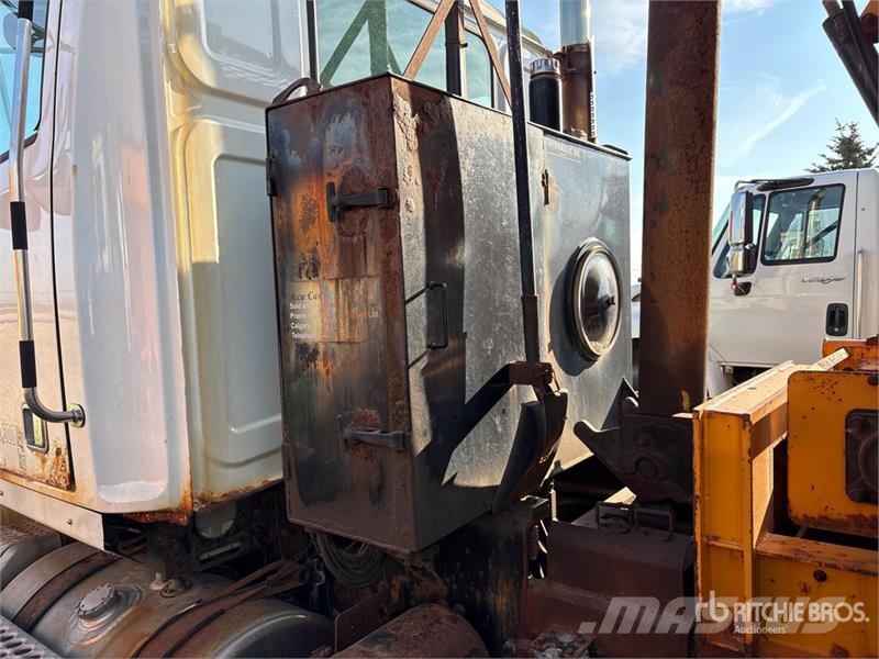 Western Star 4700SF 6x4 Spreader Truck (Inoperable) مركبات الأغراض العامة