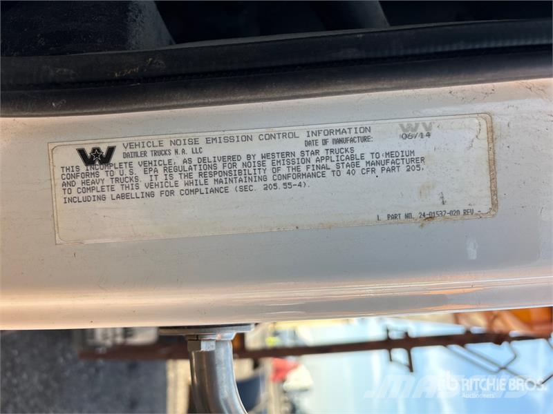 Western Star 4700SF 6x4 Spreader Truck (Inoperable) مركبات الأغراض العامة
