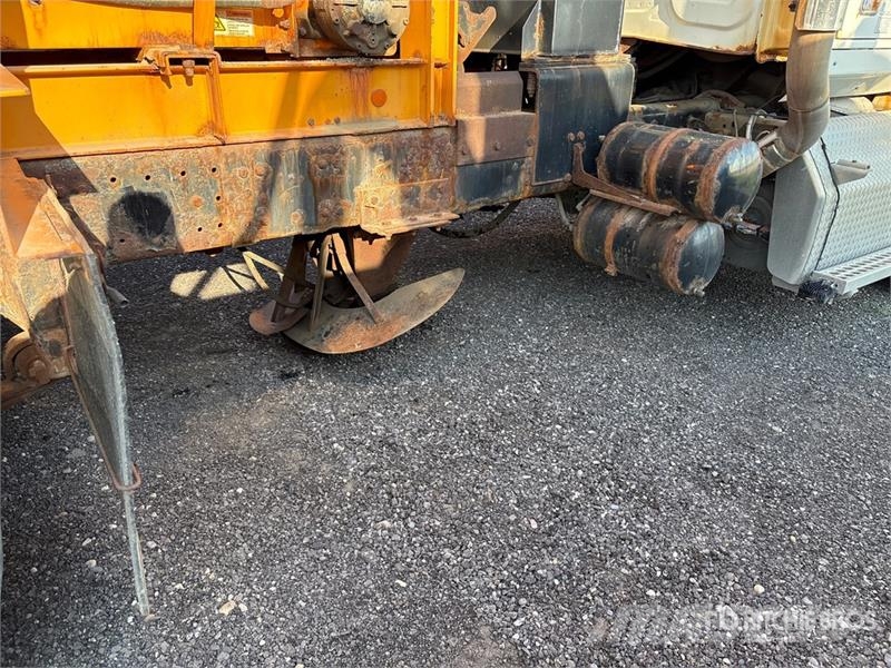 Western Star 4700SF 6x4 Spreader Truck (Inoperable) مركبات الأغراض العامة