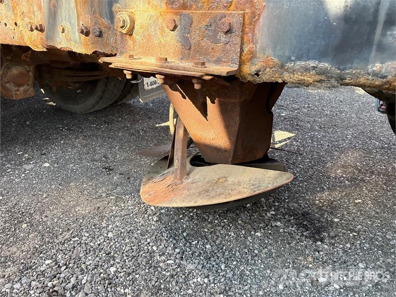Western Star 4700SF 6x4 Spreader Truck (Inoperable) مركبات الأغراض العامة