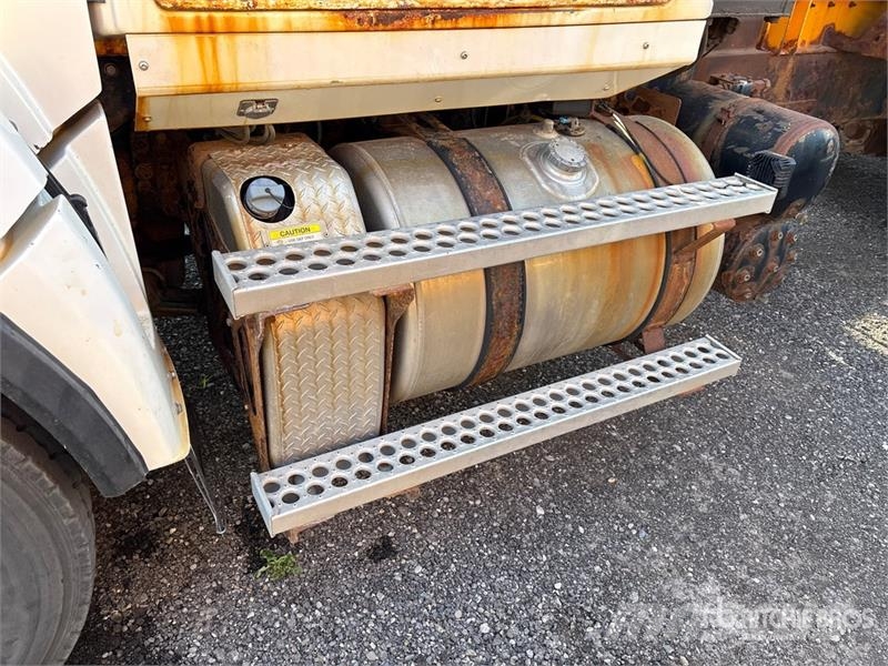 Western Star 4700SF 6x4 Spreader Truck (Inoperable) مركبات الأغراض العامة