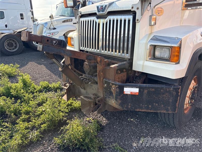 Western Star 4700SF 6x4 Spreader Truck (Inoperable) مركبات الأغراض العامة