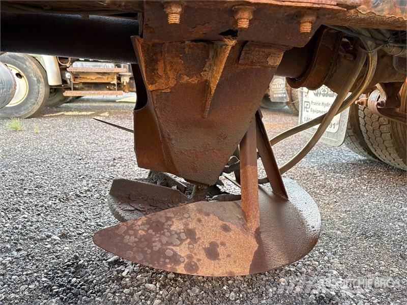 Western Star 4700SF 6x4 Spreader Truck (Inoperable) مركبات الأغراض العامة
