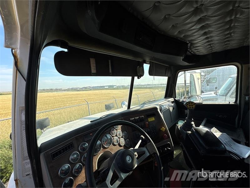 Western Star 4700SF 6x4 Spreader Truck (Inoperable) مركبات الأغراض العامة