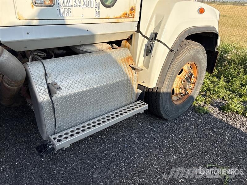 Western Star 4700SF 6x4 Spreader Truck (Inoperable) مركبات الأغراض العامة