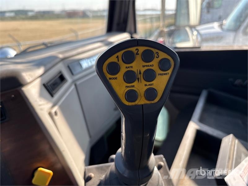 Western Star 4700SF 6x4 Spreader Truck (Inoperable) مركبات الأغراض العامة