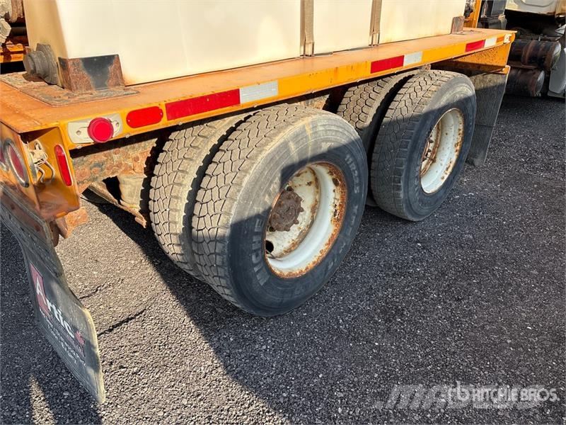 Western Star 4700SF 6x4 Spreader Truck (Inoperable) مركبات الأغراض العامة