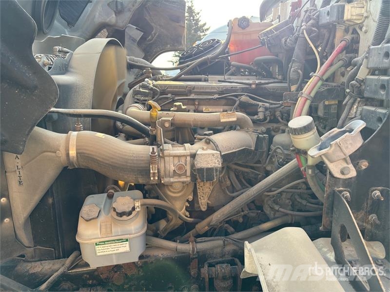 Western Star 4700SF 6x4 Spreader Truck (Inoperable) مركبات الأغراض العامة