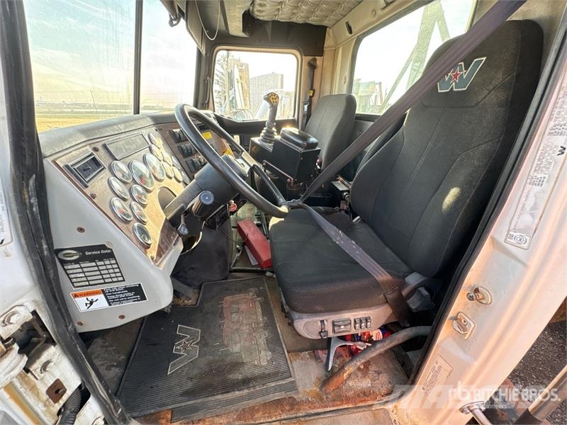 Western Star 4700SF 6x4 Spreader Truck (Inoperable) مركبات الأغراض العامة