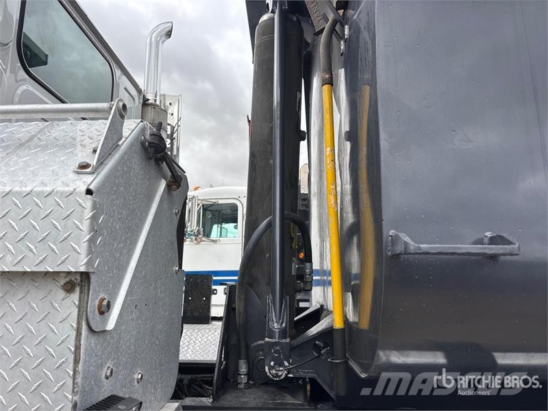 Western Star 4900 10x6 Tri/A Dump Truck ダンプ