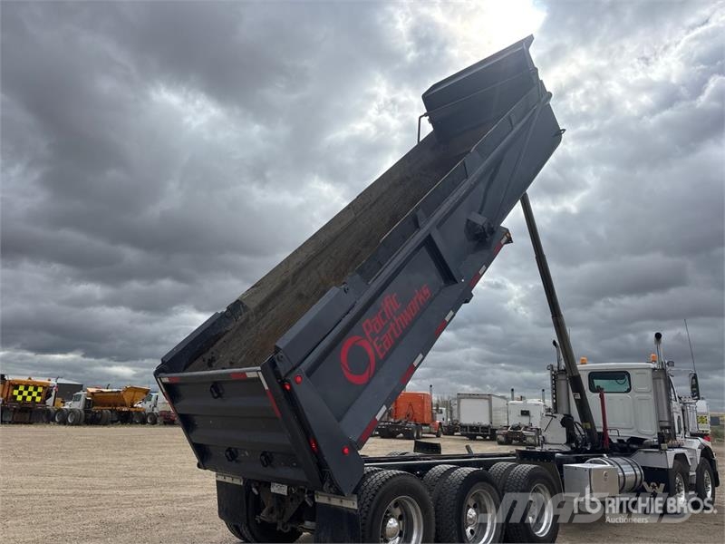Western Star 4900 10x6 Tri/A Dump Truck ダンプ