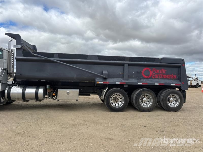 Western Star 4900 10x6 Tri/A Dump Truck ダンプ